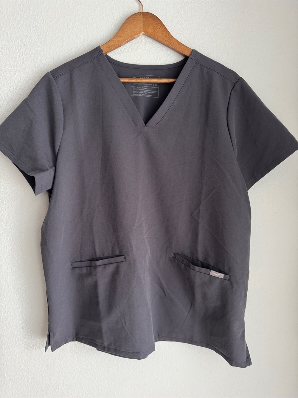 Figs scrub top sz XL grey